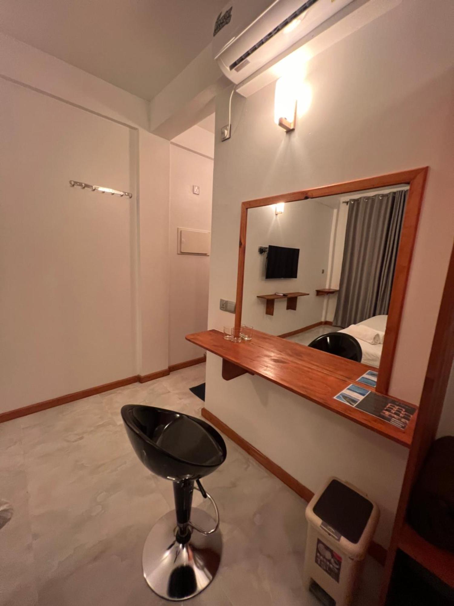 Rihiveli Residence Thoddoo Exterior photo